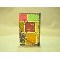Libreta forrada estilo patchwork con saris reciclados