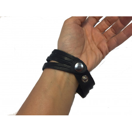 Brazalete tiras cuero negro reciclado