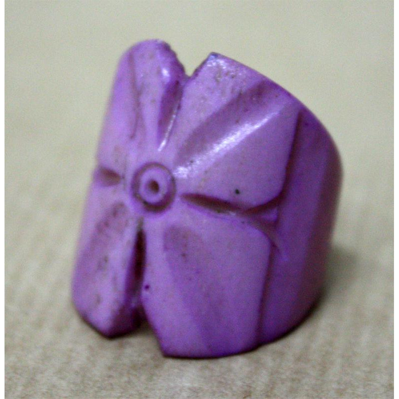 Anillo de resina Flor con violetas